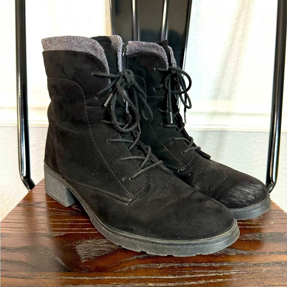 Mossimo (Target) Women’s Faux Suedo Black Boots Size 9.